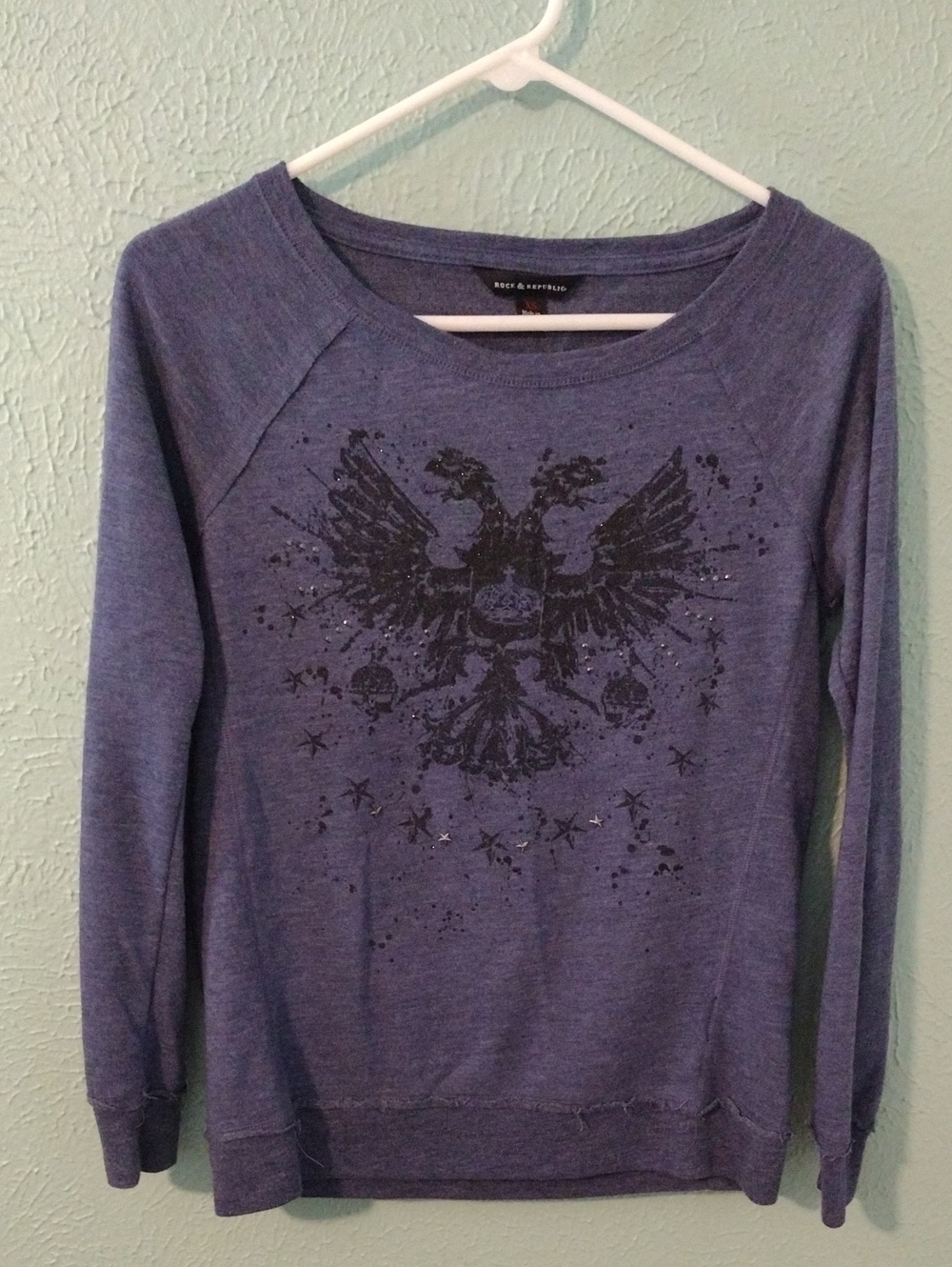Rock & Republic Heather Blue Sweatshirt with Black Eagle Graphic